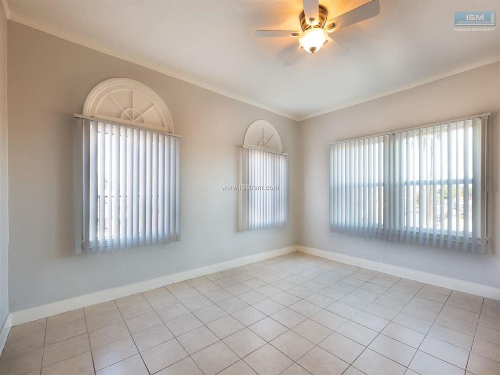 43rd Place Apartments - Photo 4 of 24