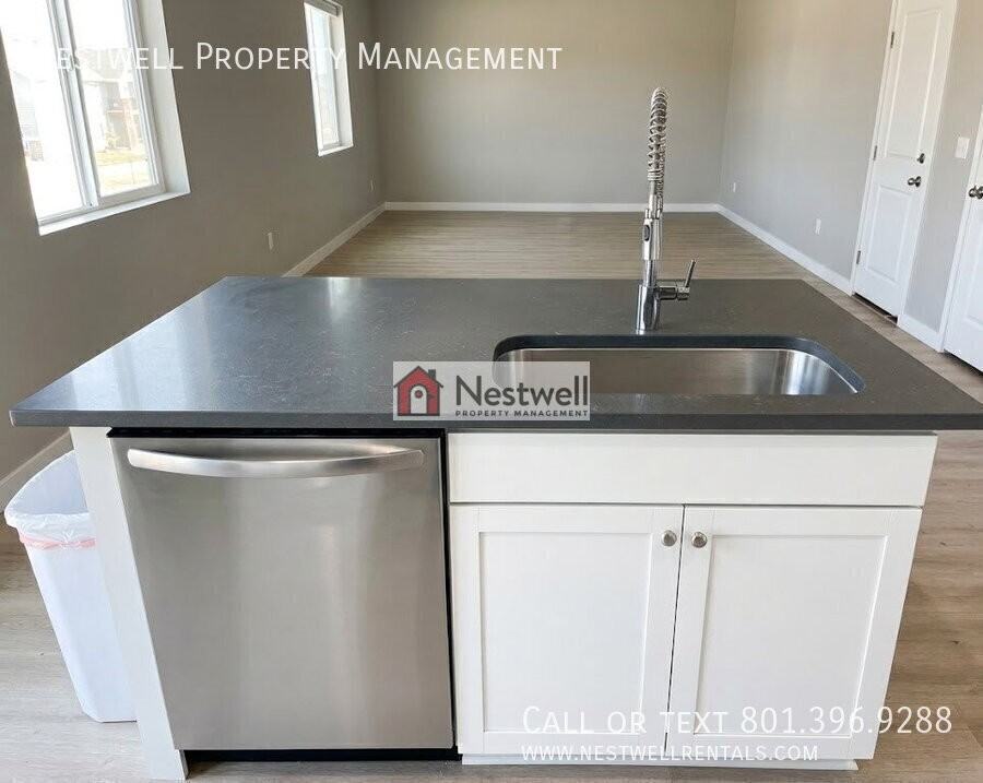 765 W 100 S - Photo 6 of 26