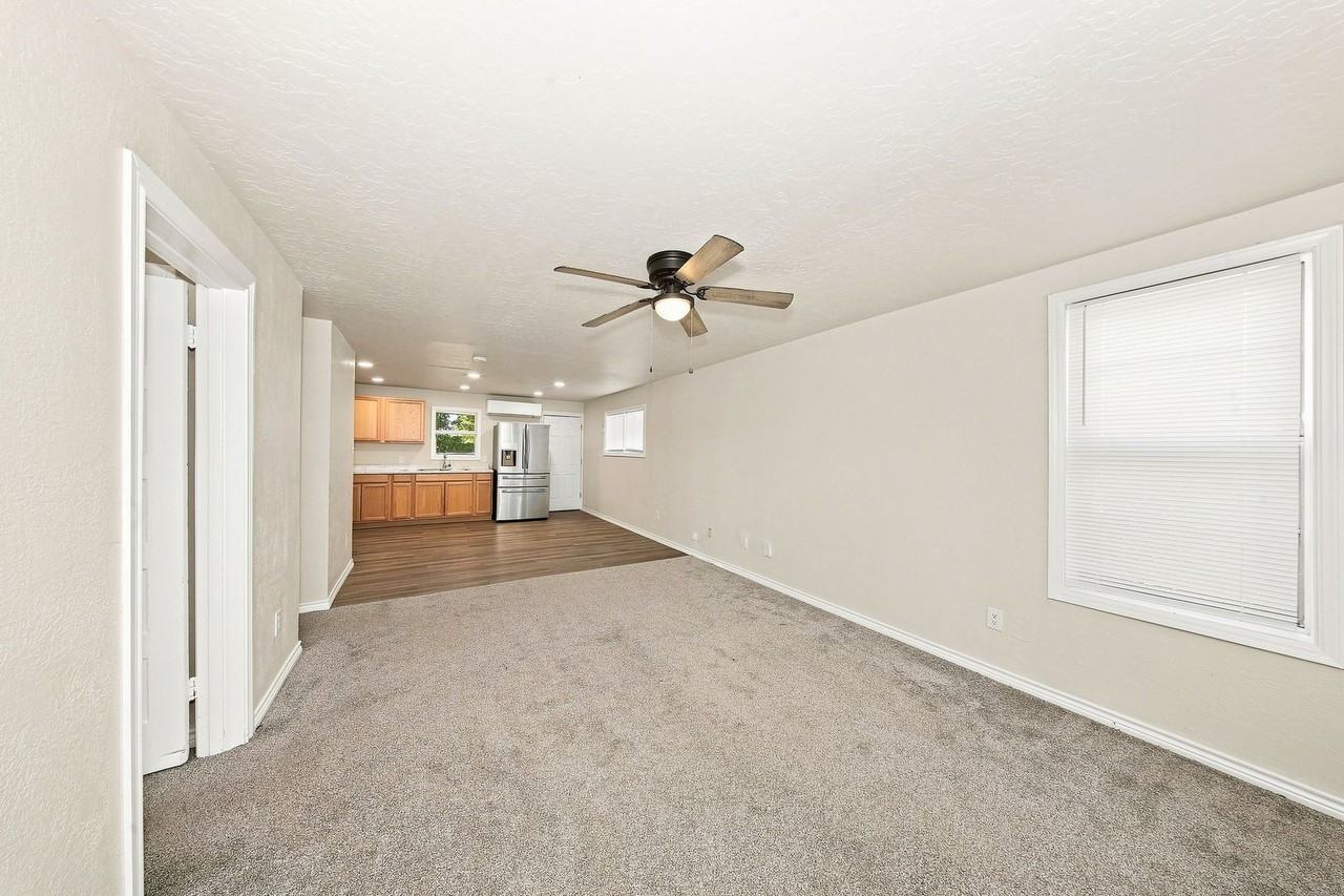 1314 Nw Smith Ave - Photo 5 of 15