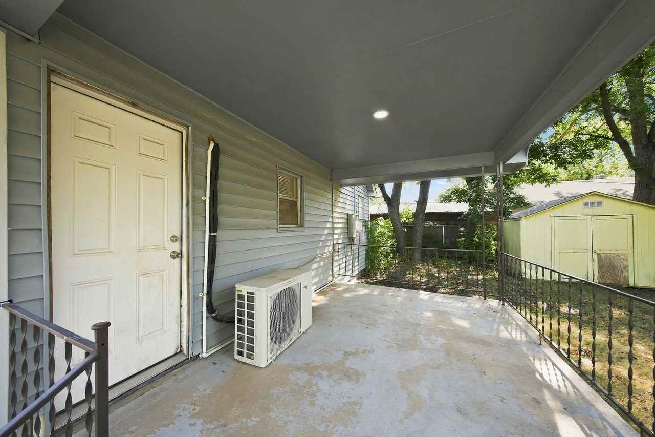 1314 Nw Smith Ave - Photo 4 of 15