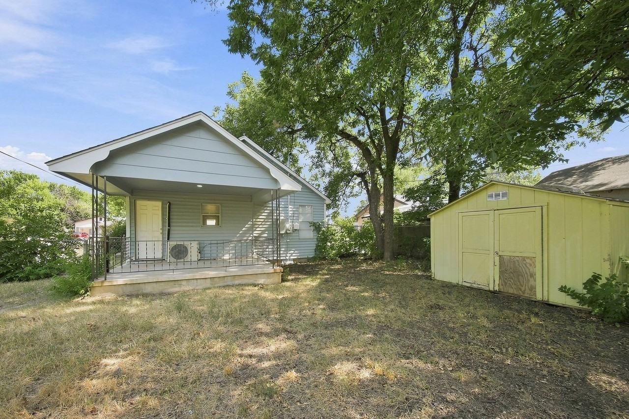 1314 Nw Smith Ave - Photo 3 of 15