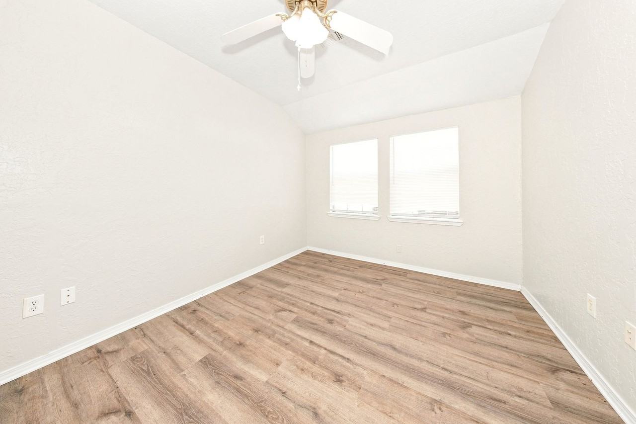 2112 Nw Bessie Ave - Photo 7 of 15