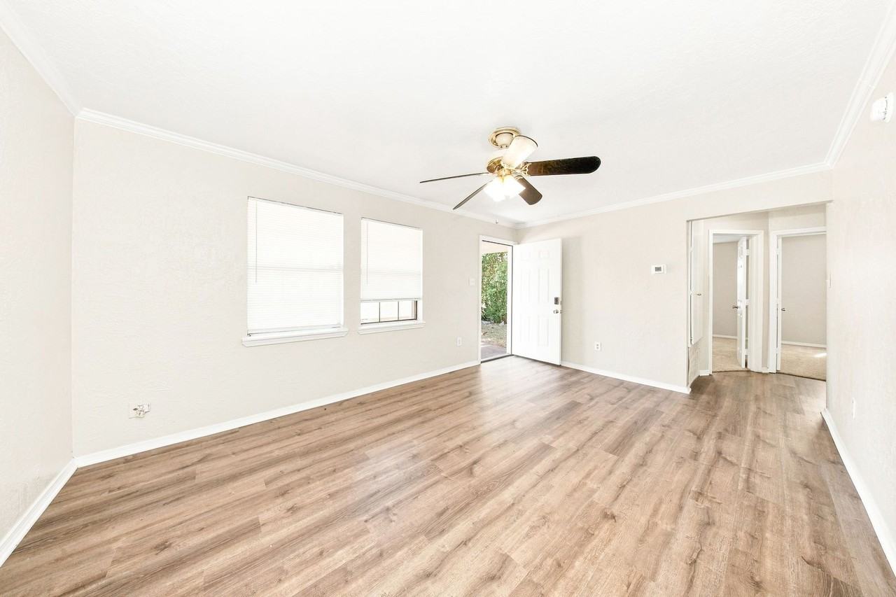 2112 Nw Bessie Ave - Photo 3 of 16