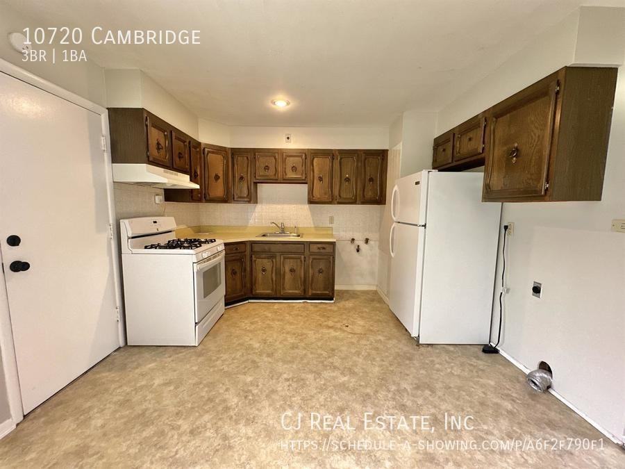10720 Cambridge Ave - Photo 4 of 9