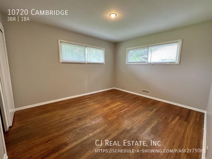 10720 Cambridge Ave - Photo 7 of 9