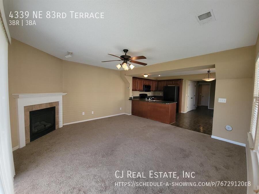 4339 Ne 83rd Ter - Photo 4 of 11