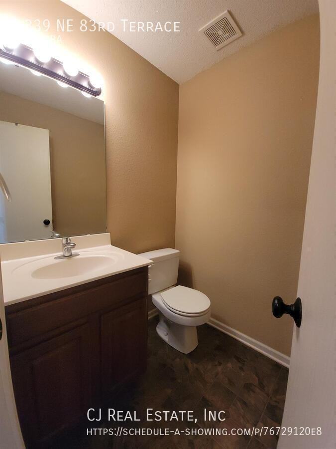 4339 Ne 83rd Ter - Photo 5 of 11