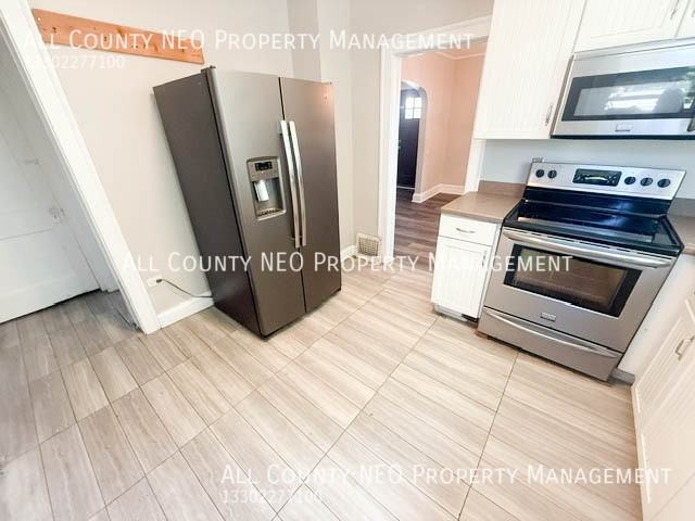 9474 Roxbury Rd - Photo 3 of 20
