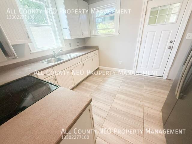 9474 Roxbury Rd - Photo 4 of 20