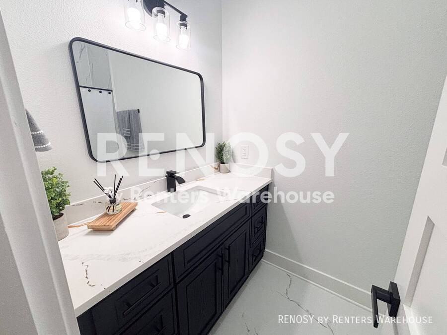 1031 Exotic Pine St #A - Photo 3 of 12