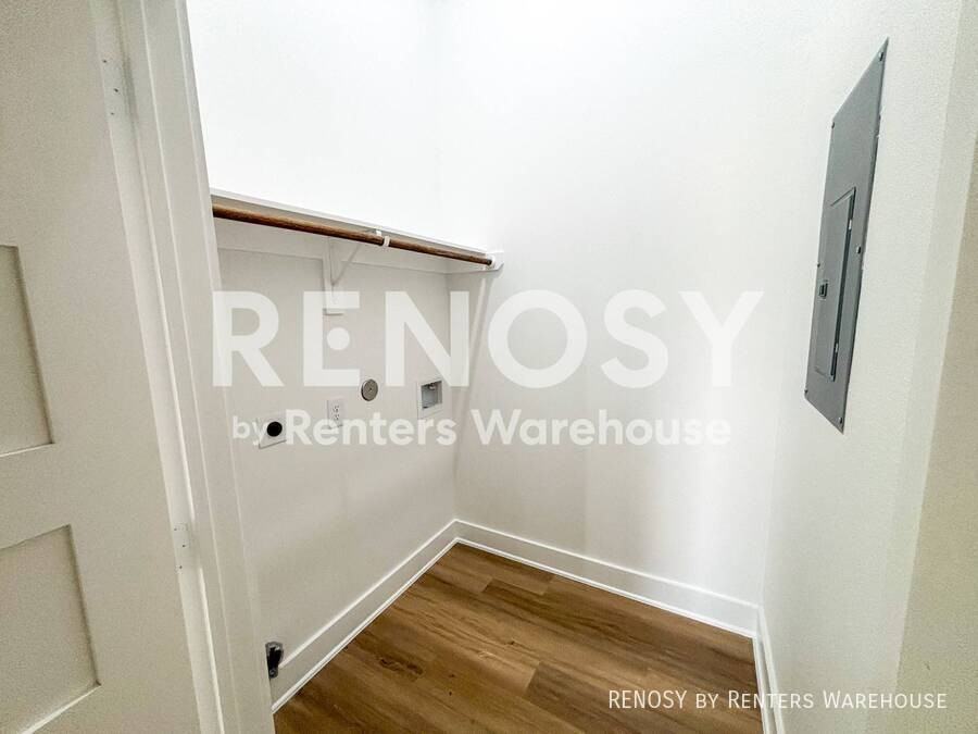 1031 Exotic Pine St #A - Photo 5 of 12