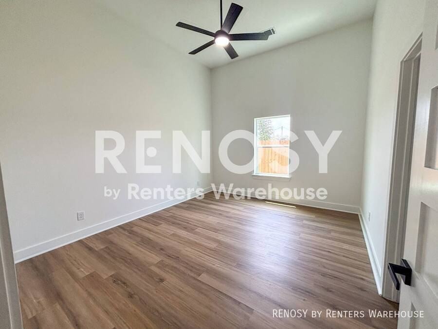 1031 Exotic Pine St #A - Photo 6 of 12