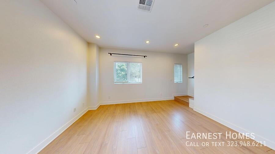 147 1/2 Roselake Ave - Photo 5 of 22