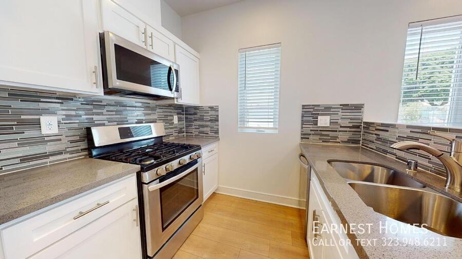 147 1/2 Roselake Ave - Photo 6 of 22