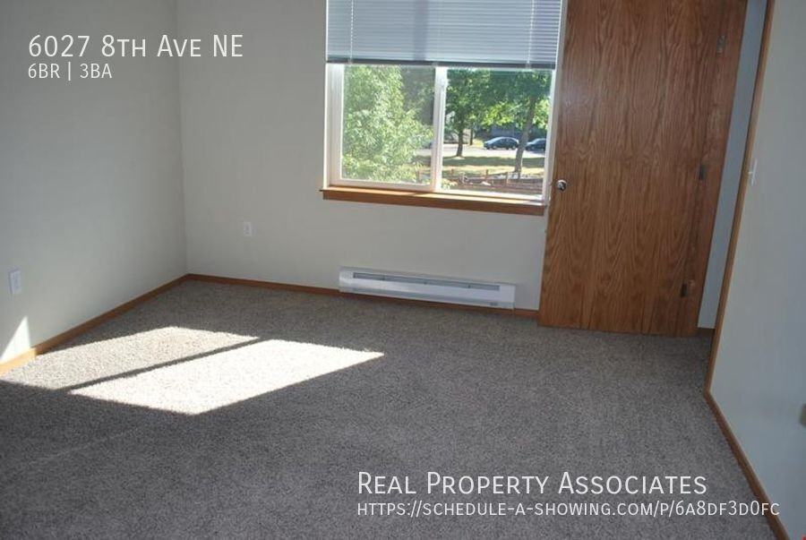 6027 8th Ave Ne - Photo 7 of 13