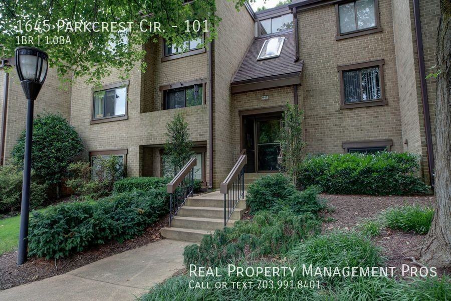 1645 Parkcrest Cir #101