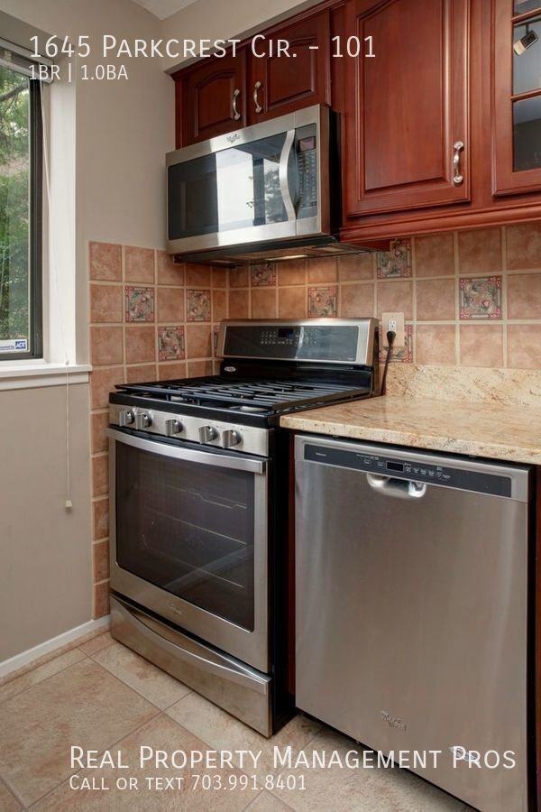 1645 Parkcrest Cir #101 - Photo 7 of 29