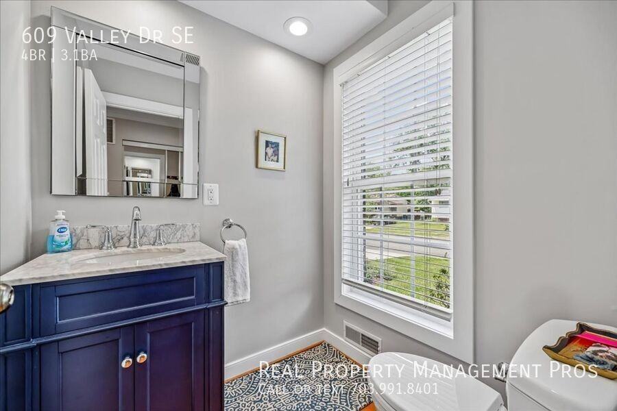 609 Valley Dr Se - Photo 5 of 50