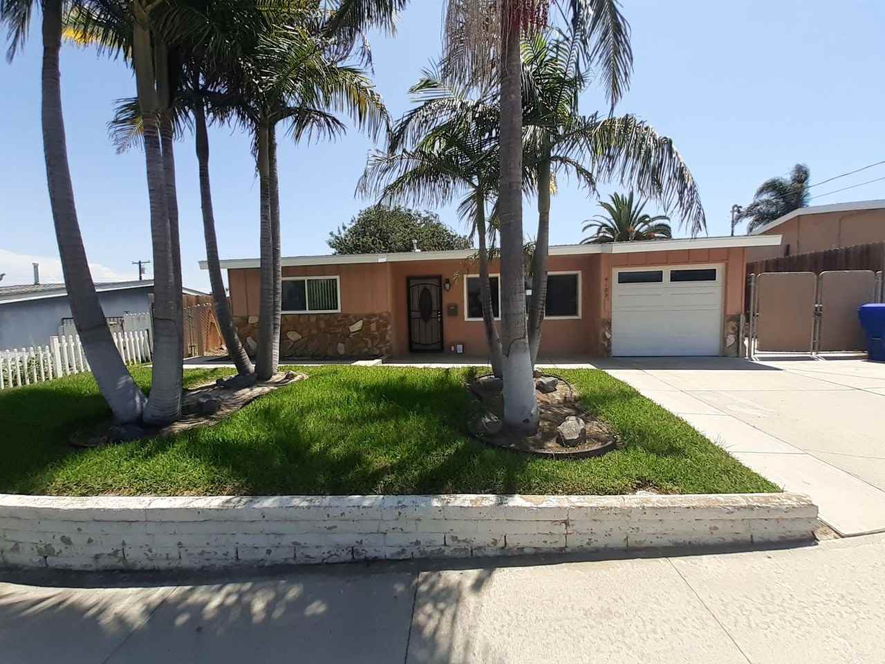 4189 Thomas St - Photo 2 of 34