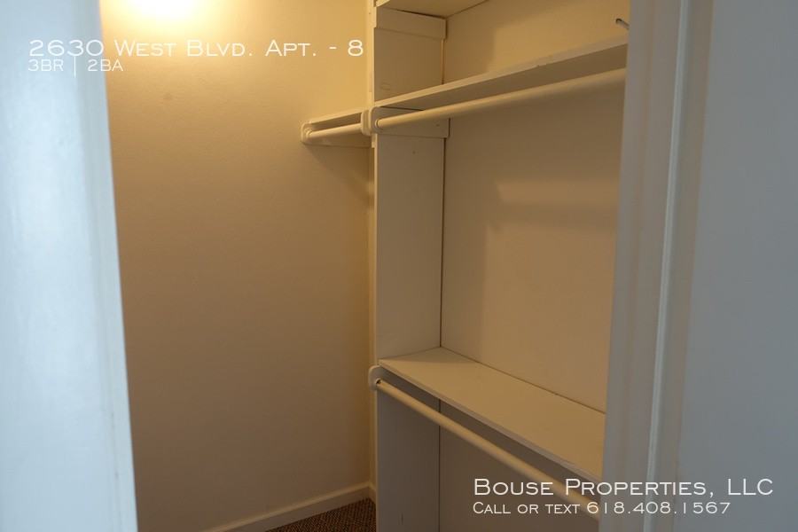 2630 2630 West Blvd. Apt. #8 - Photo 2 of 5