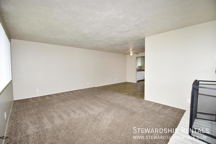 336 S 51st Pl - Photo 2 of 25
