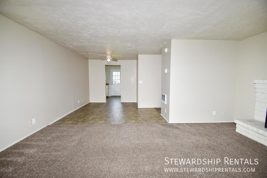336 S 51st Pl - Photo 3 of 25
