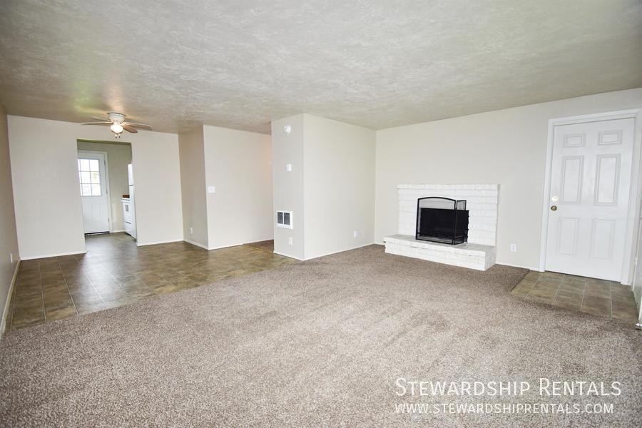 336 S 51st Pl - Photo 4 of 25