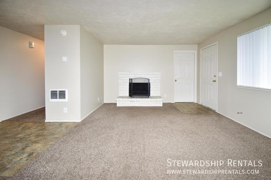 336 S 51st Pl - Photo 5 of 25