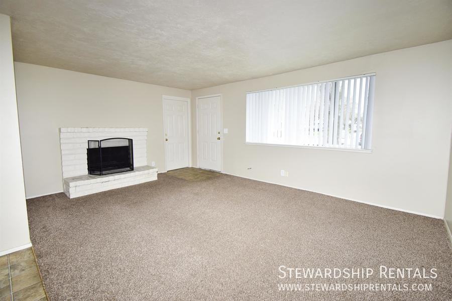 336 S 51st Pl - Photo 6 of 25
