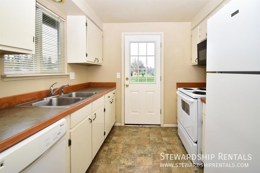 336 S 51st Pl - Photo 7 of 25