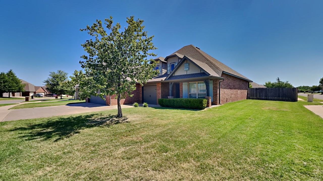 5720 St James Pl - Photo 4 of 25