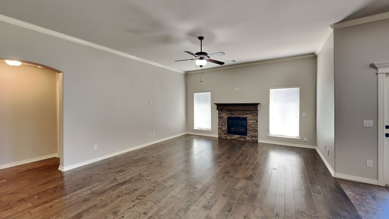 5720 St James Pl - Photo 7 of 25