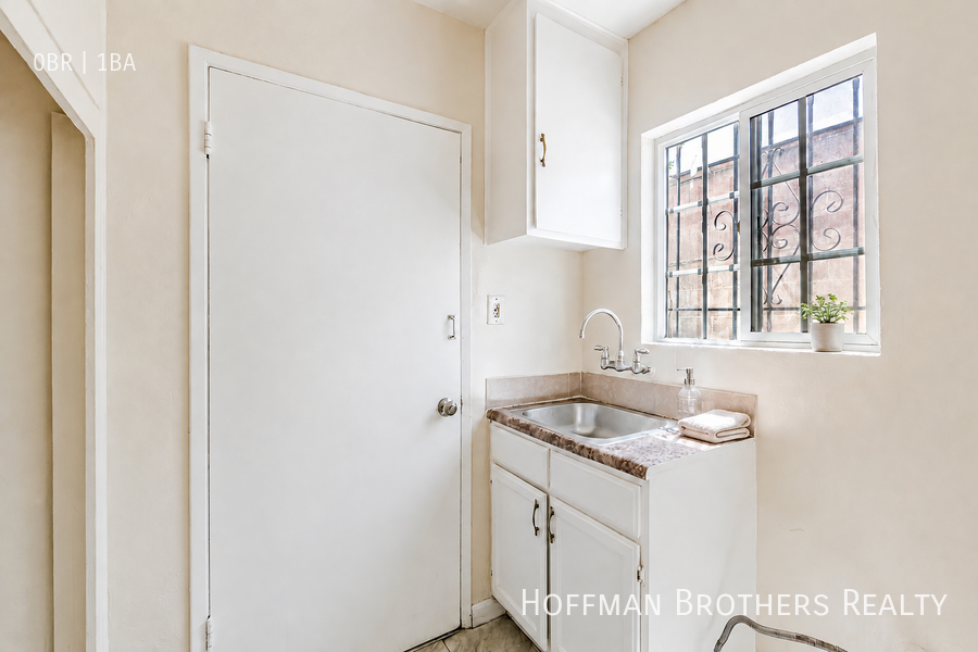 1222 3/4 W 109th Pl - Photo 5 of 12