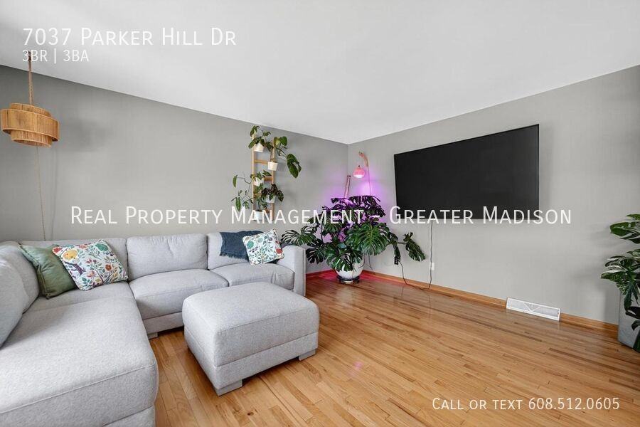 7037 Parker Hill Dr - Photo 3 of 33