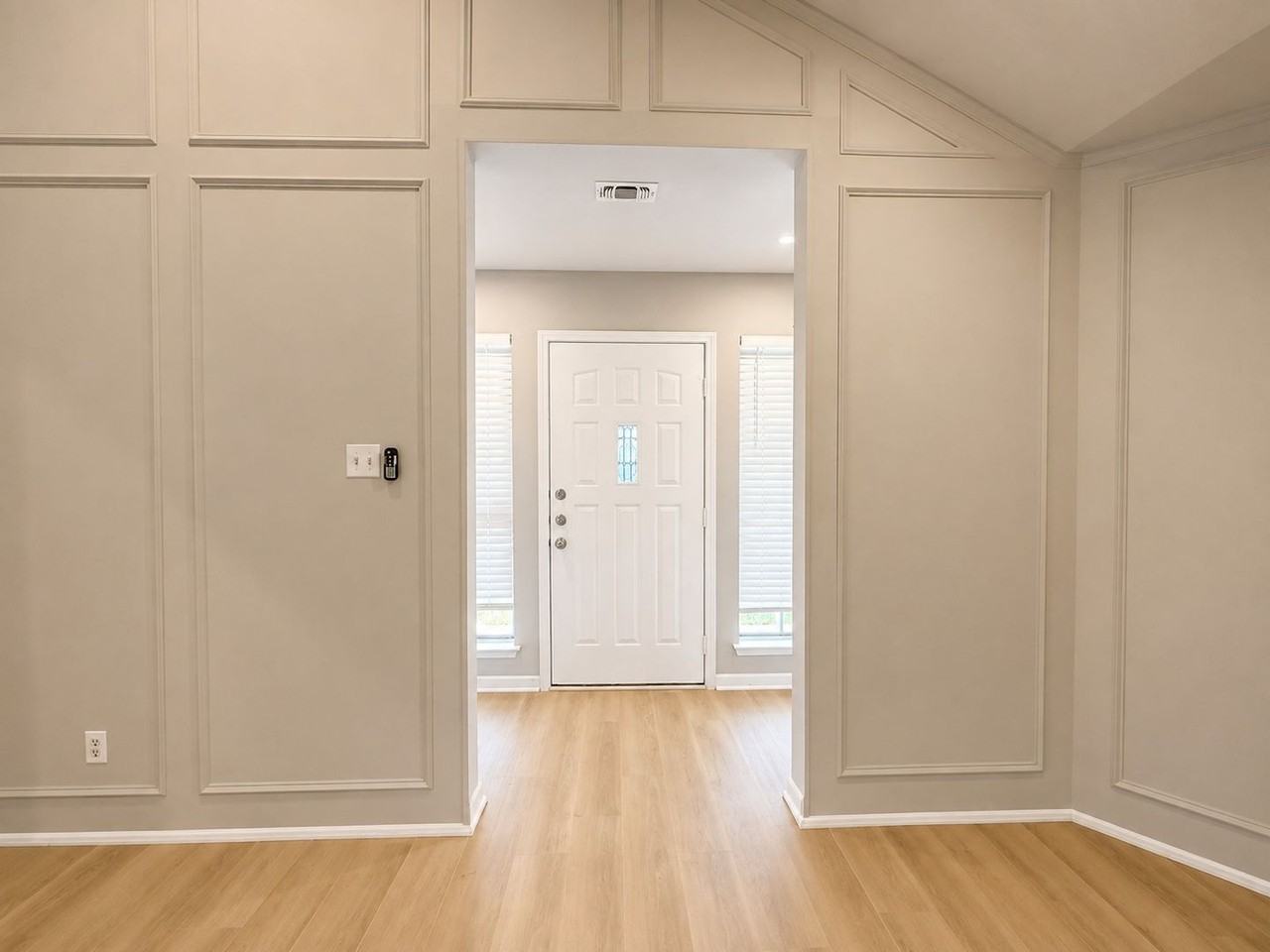 2303 Markland St - Photo 5 of 21