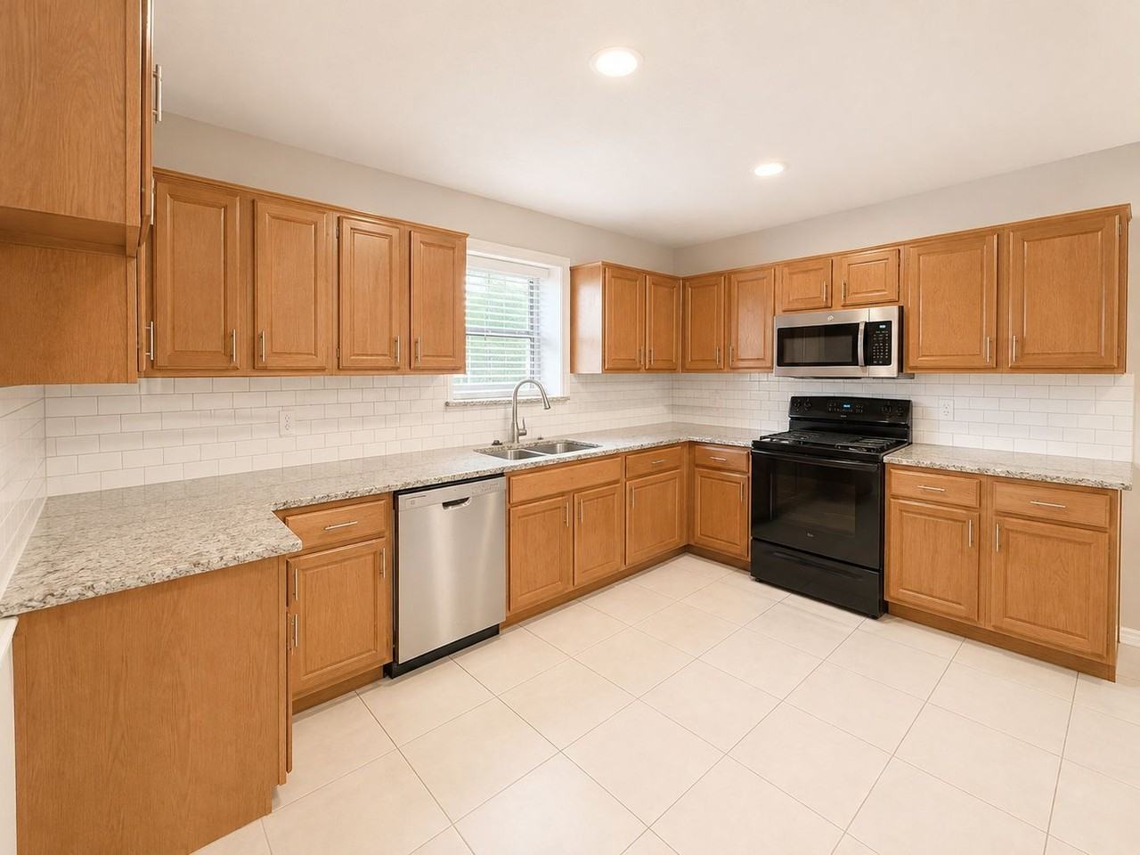 2303 Markland St - Photo 7 of 21