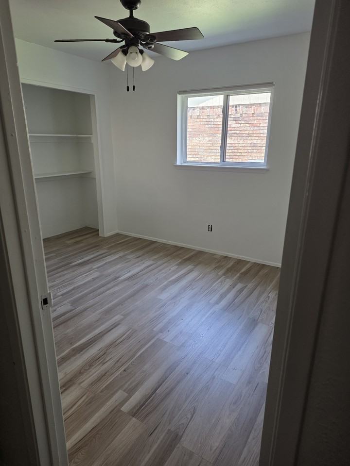 4005 Overdowns Drive - Photo 6 of 6