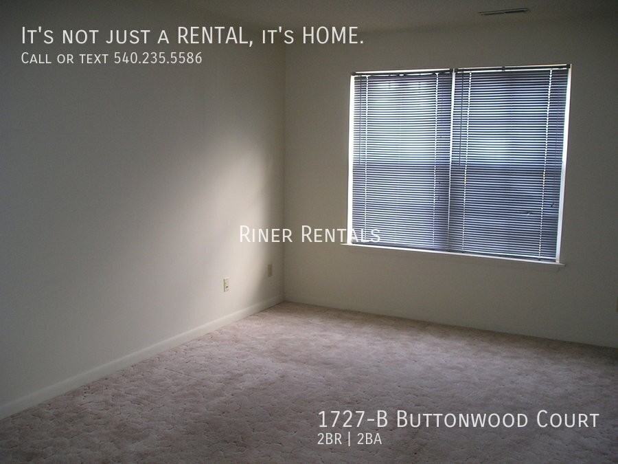 1727 Buttonwood Ct Apt B - Photo 3 of 6