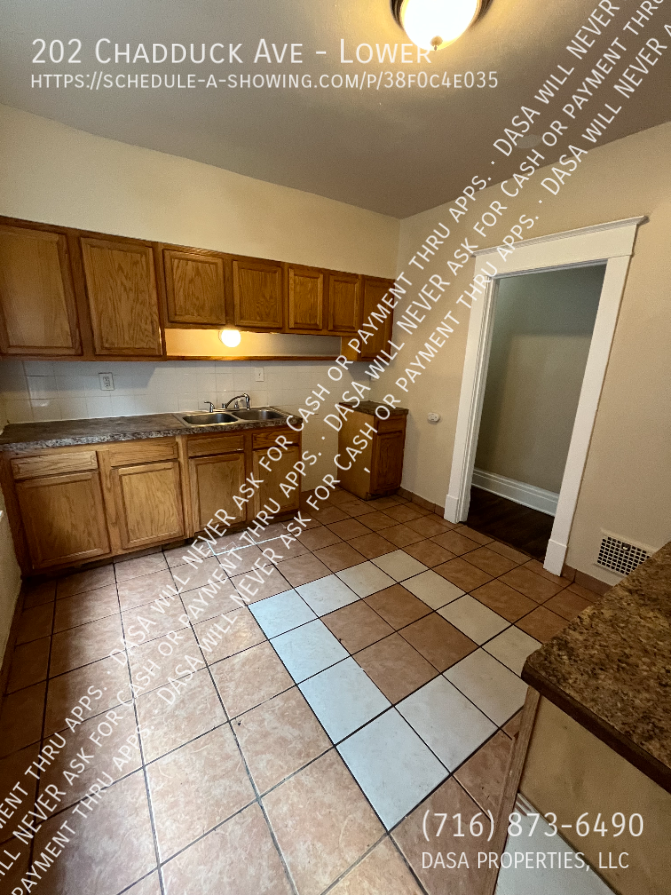 202 Chadduck Ave - Photo 4 of 14