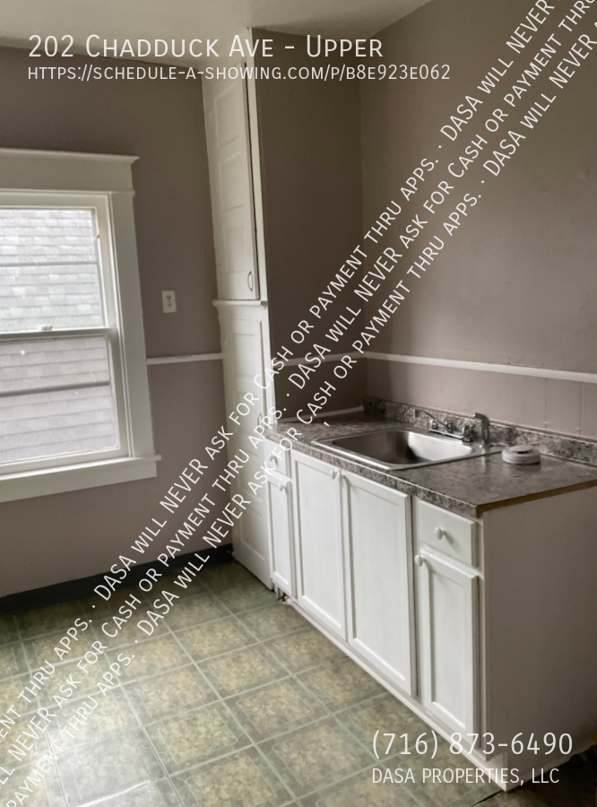 202 Chadduck Ave - Photo 5 of 12
