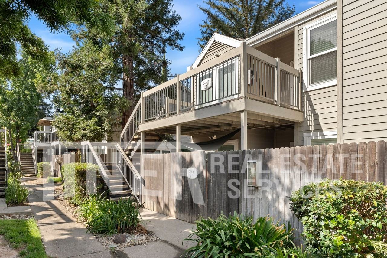 1533 Hood Rd #B - Photo 2 of 23