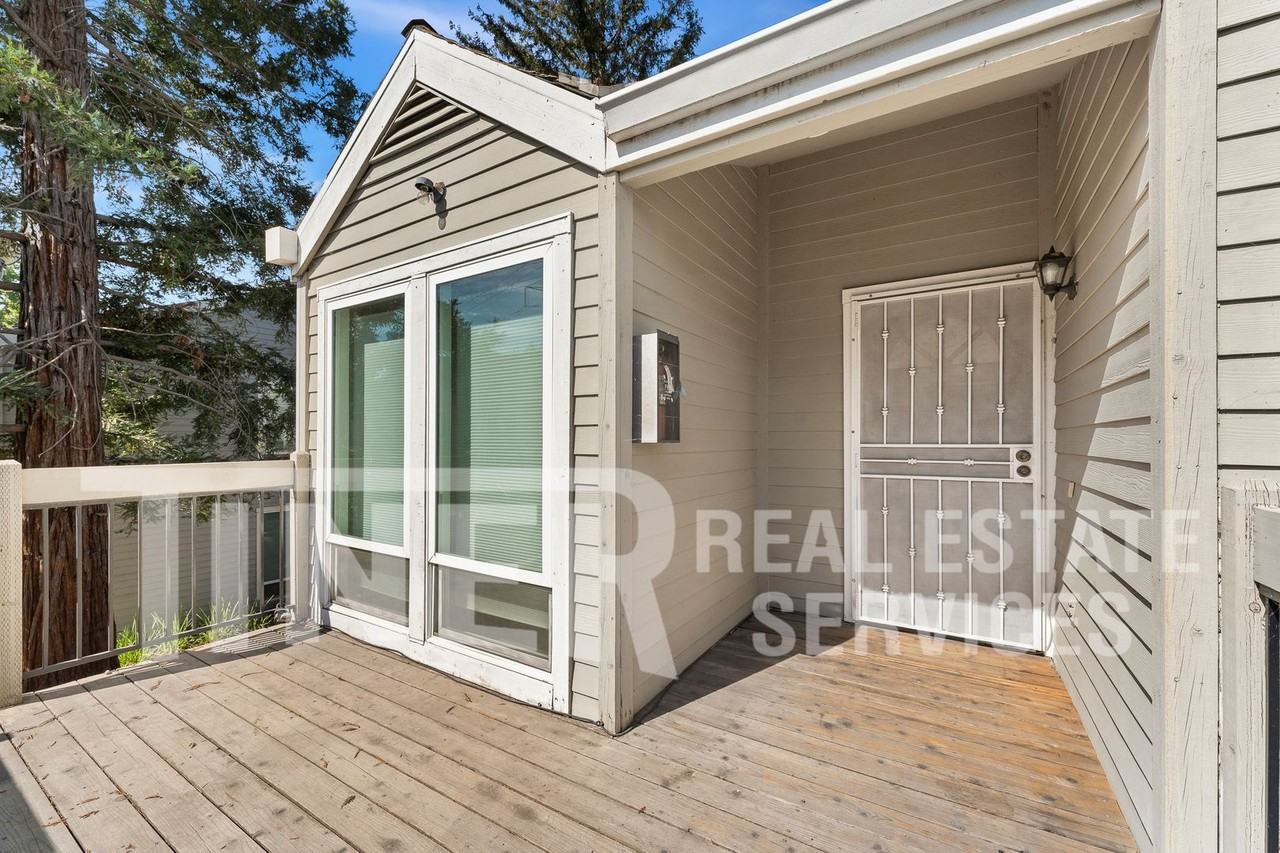 1533 Hood Rd #B - Photo 6 of 23