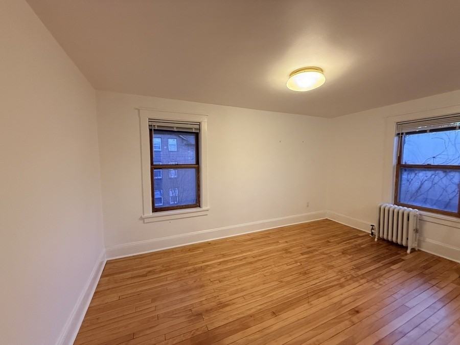 942 942 N 89th Ave #102 - Photo 2 of 11