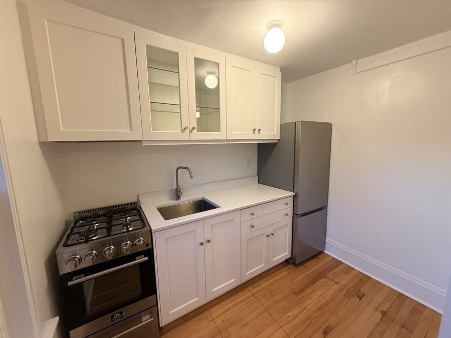 942 942 N 89th Ave #102 - Photo 4 of 11