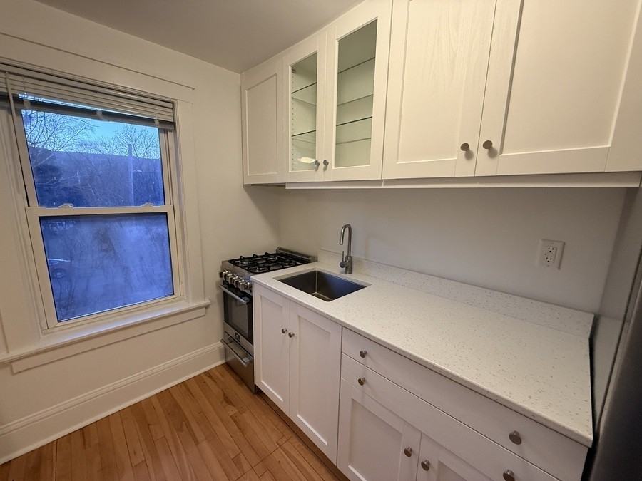 942 942 N 89th Ave #102 - Photo 5 of 11