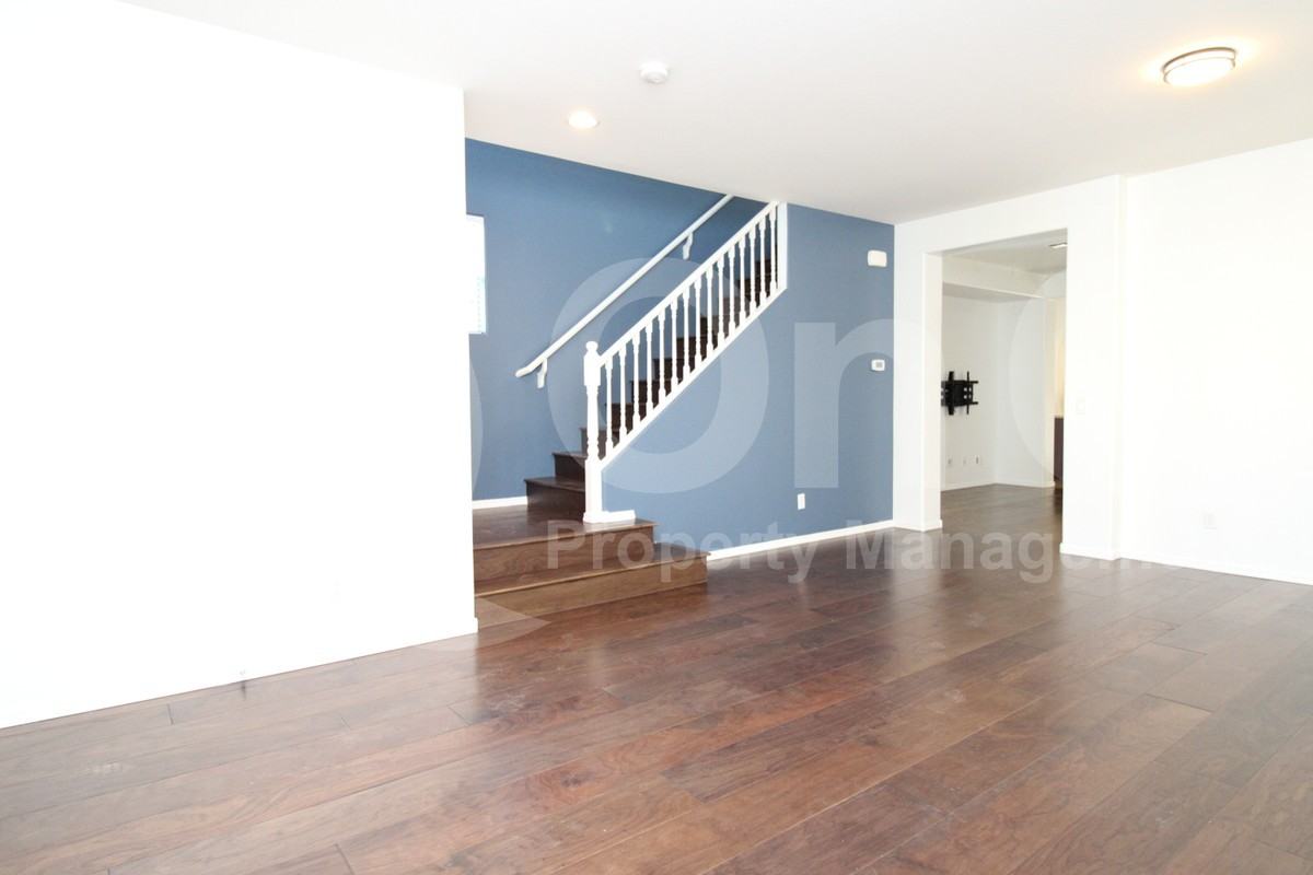 9134 S Roberts Rd - Photo 7 of 30