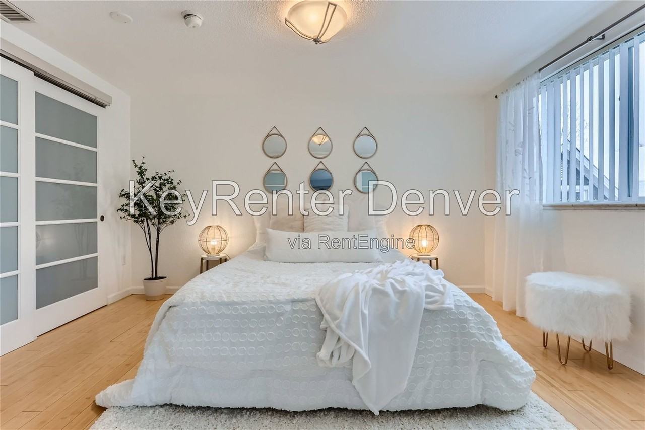1032 N Clarkson St #307 - Photo 6 of 24