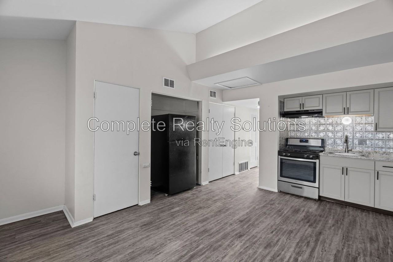 2323 Woodson Rd #E - Photo 3 of 14