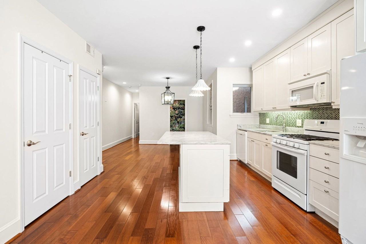 621 Pine St #1 - Photo 7 of 28