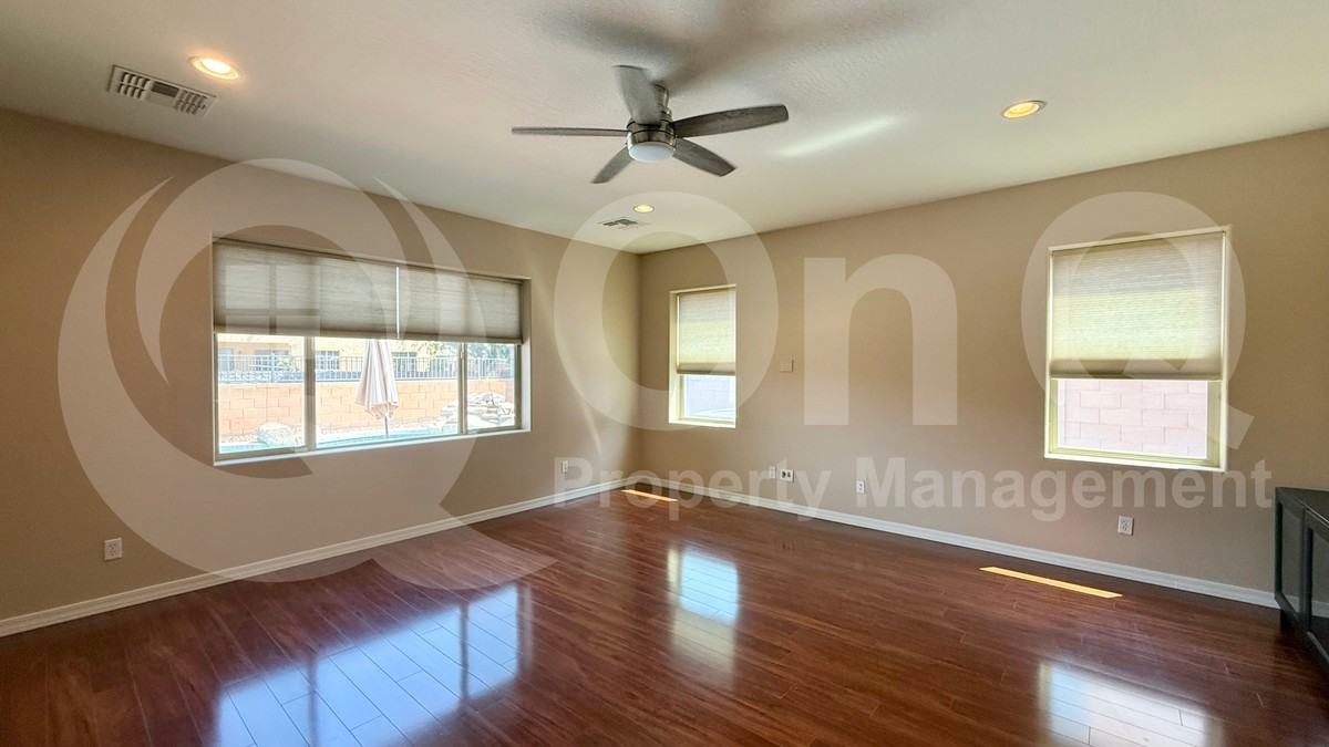 1142 E Sourwood Dr - Photo 3 of 25